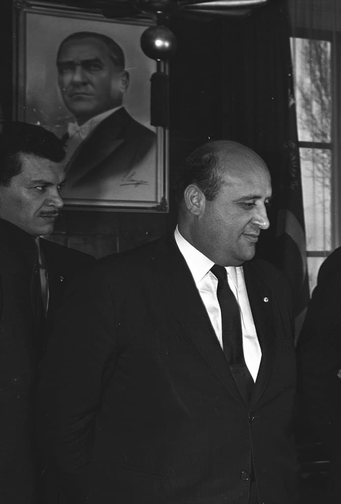 Süleyman Demirel'in ilk Başbakanlık dönemine (1965–1971) ait arşiv fotoğrafı